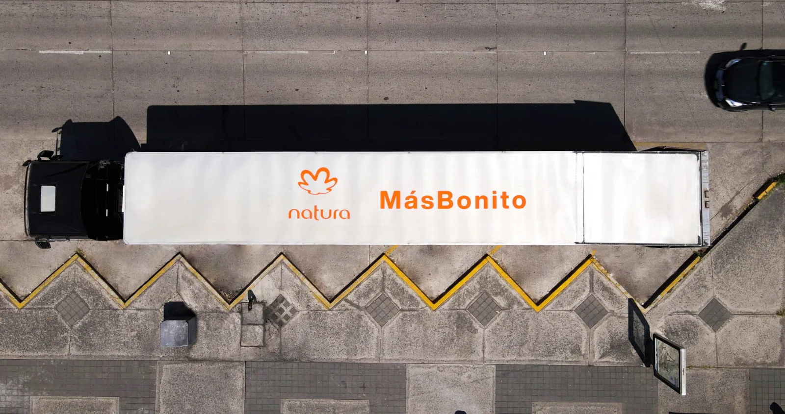 Activación “El mundo es más bonito contigo” — Natura