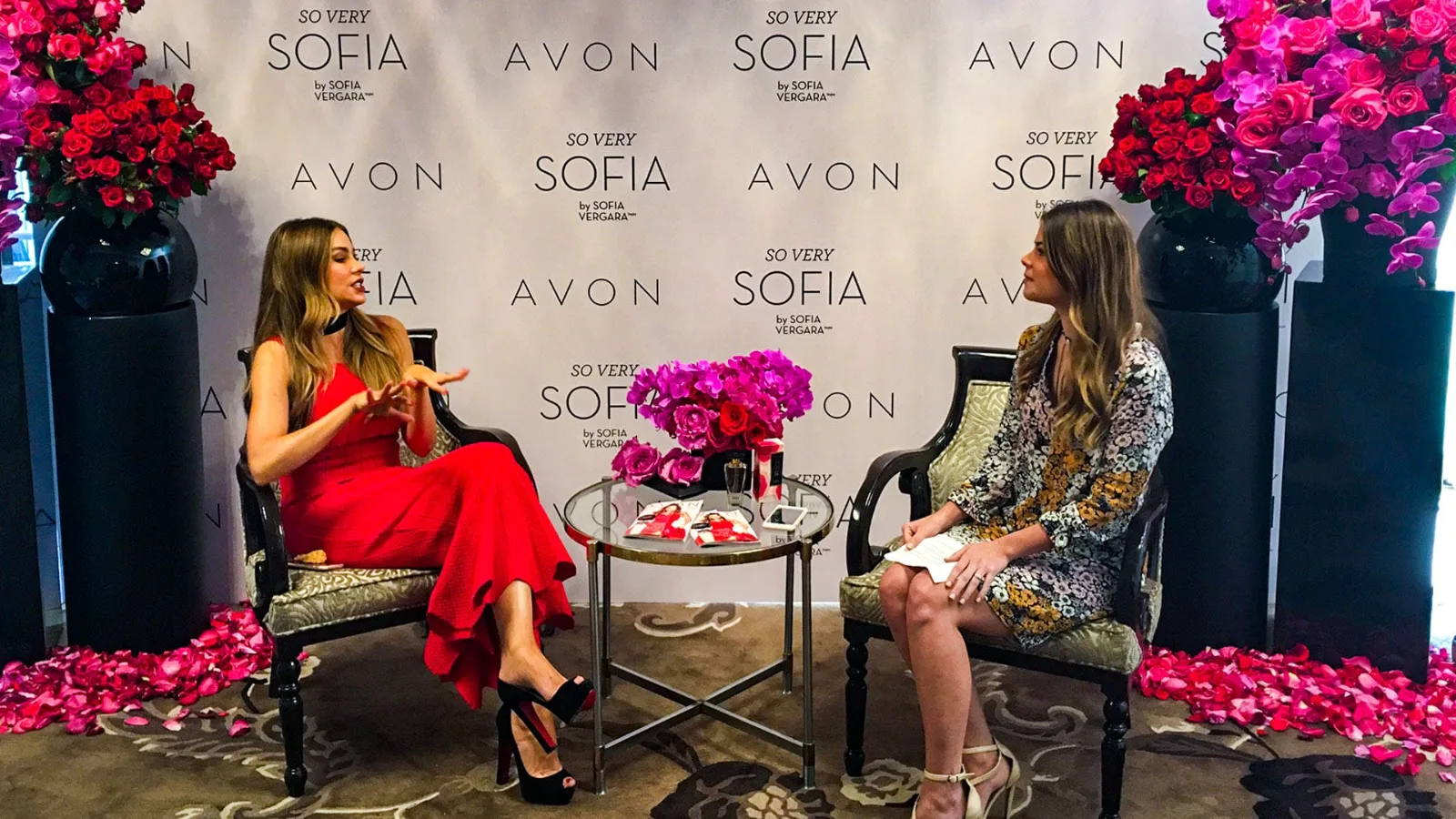 Conferencia de prensa “So Very Sofia” — Avon