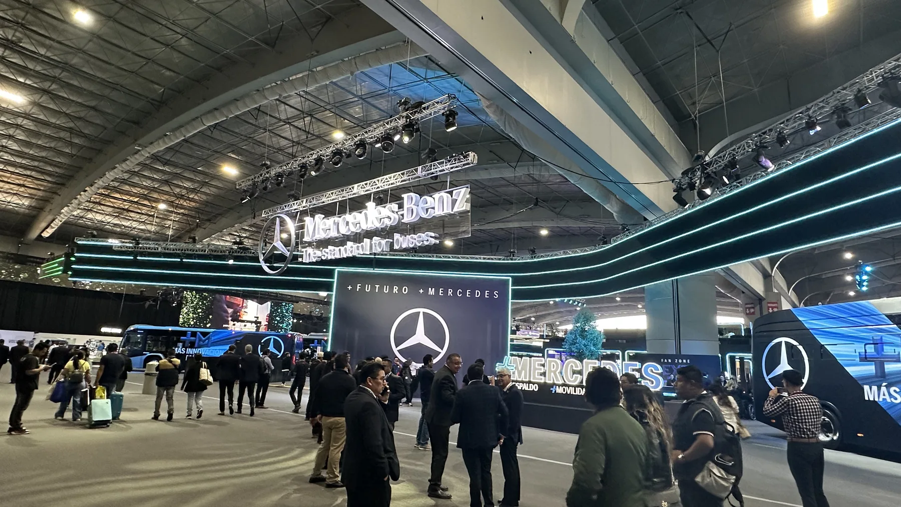 El futuro es Mercedes — Mercedes-Benz