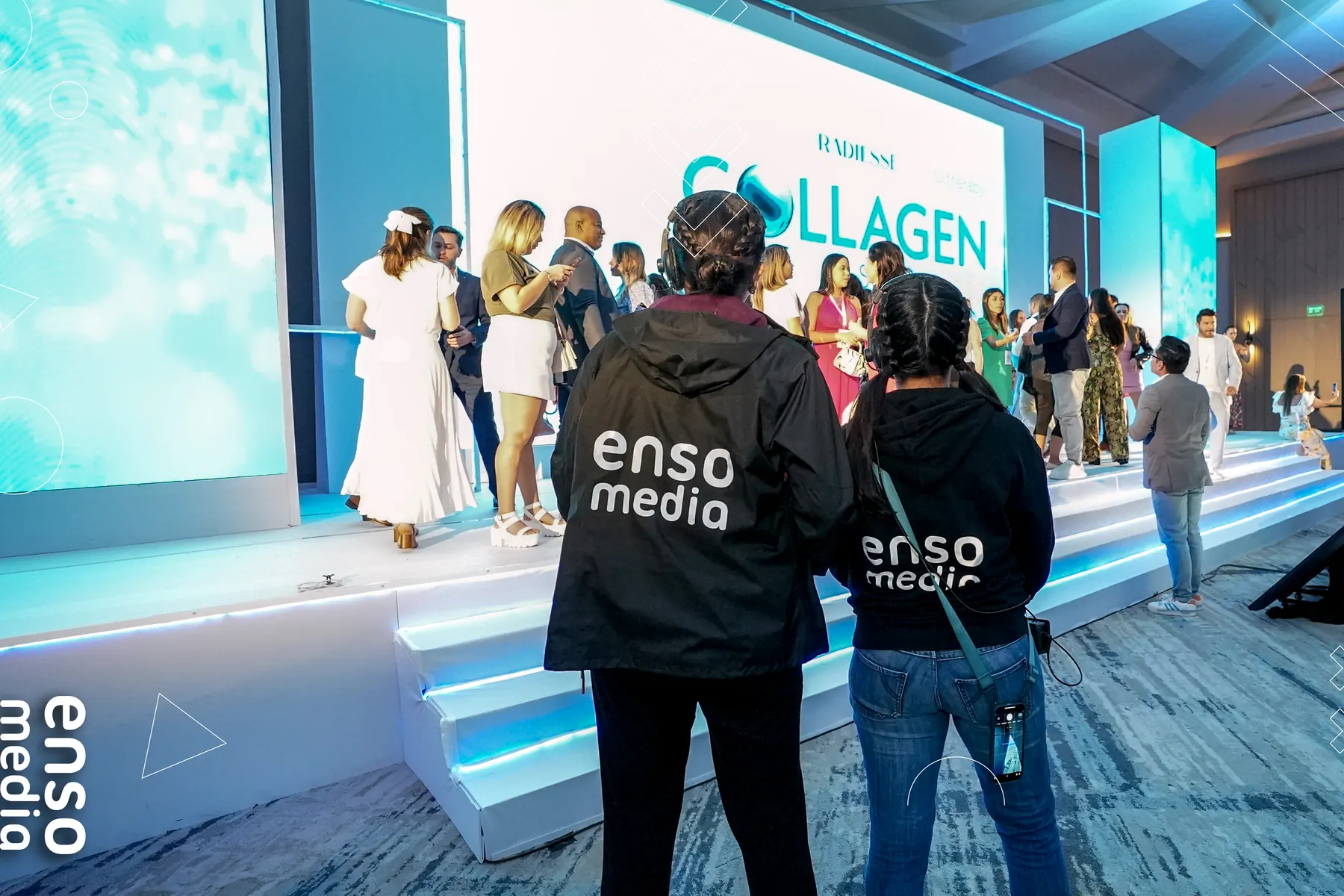 El equipo de Enso Media coordinando un montaje